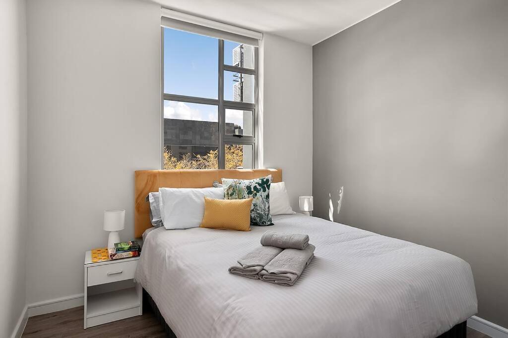 The Median Rosebank Luxury Apartment - Building With Generator 요하네스버그 외부 사진