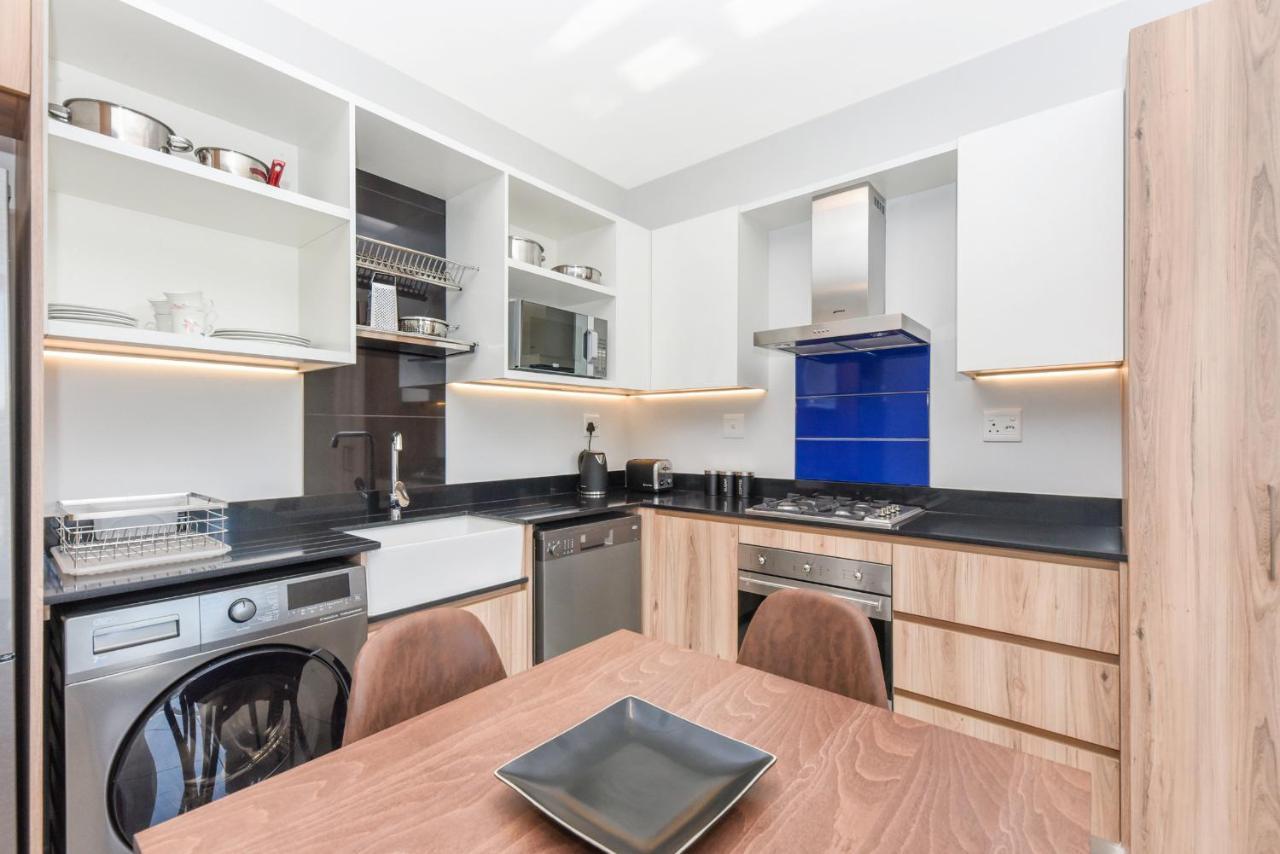 The Median Rosebank Luxury Apartment - Building With Generator 요하네스버그 외부 사진