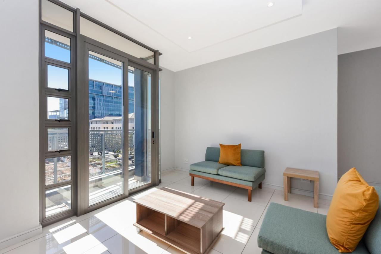 The Median Rosebank Luxury Apartment - Building With Generator 요하네스버그 외부 사진