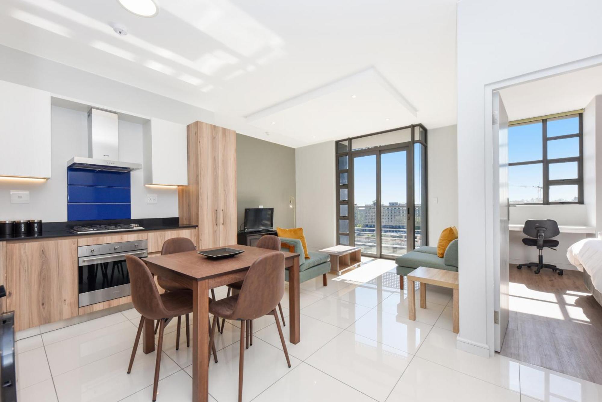 The Median Rosebank Luxury Apartment - Building With Generator 요하네스버그 외부 사진