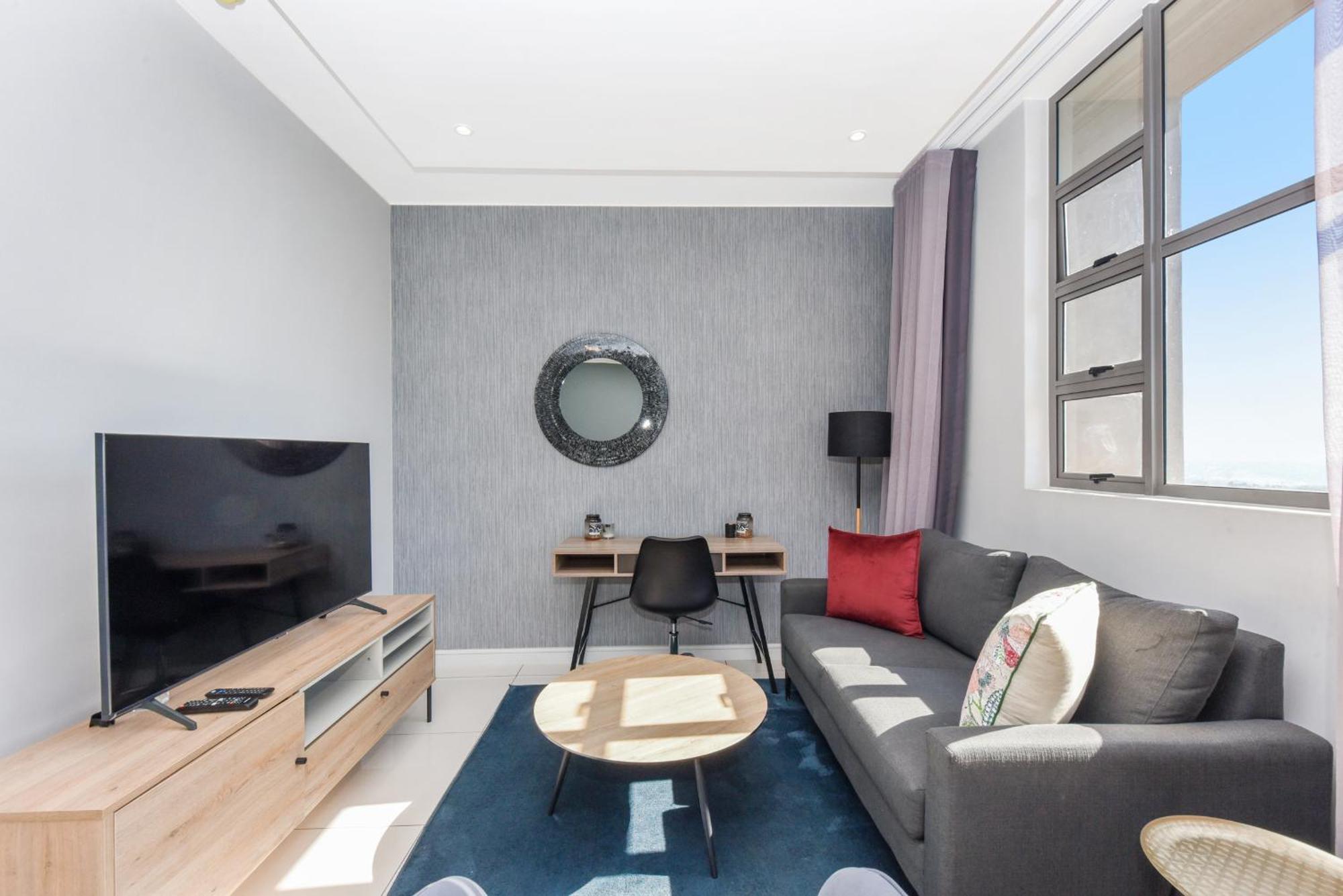 The Median Rosebank Luxury Apartment - Building With Generator 요하네스버그 외부 사진