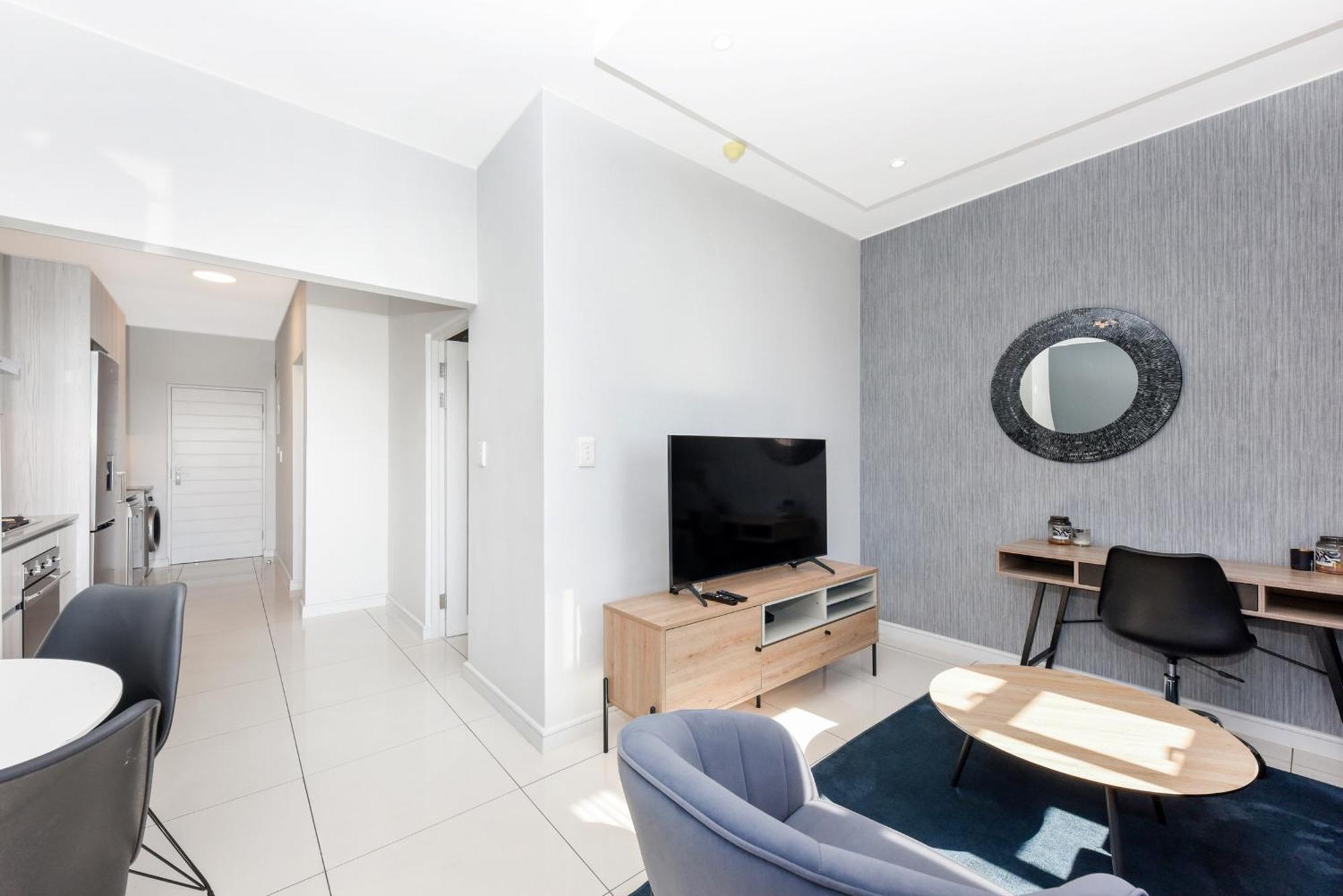 The Median Rosebank Luxury Apartment - Building With Generator 요하네스버그 외부 사진