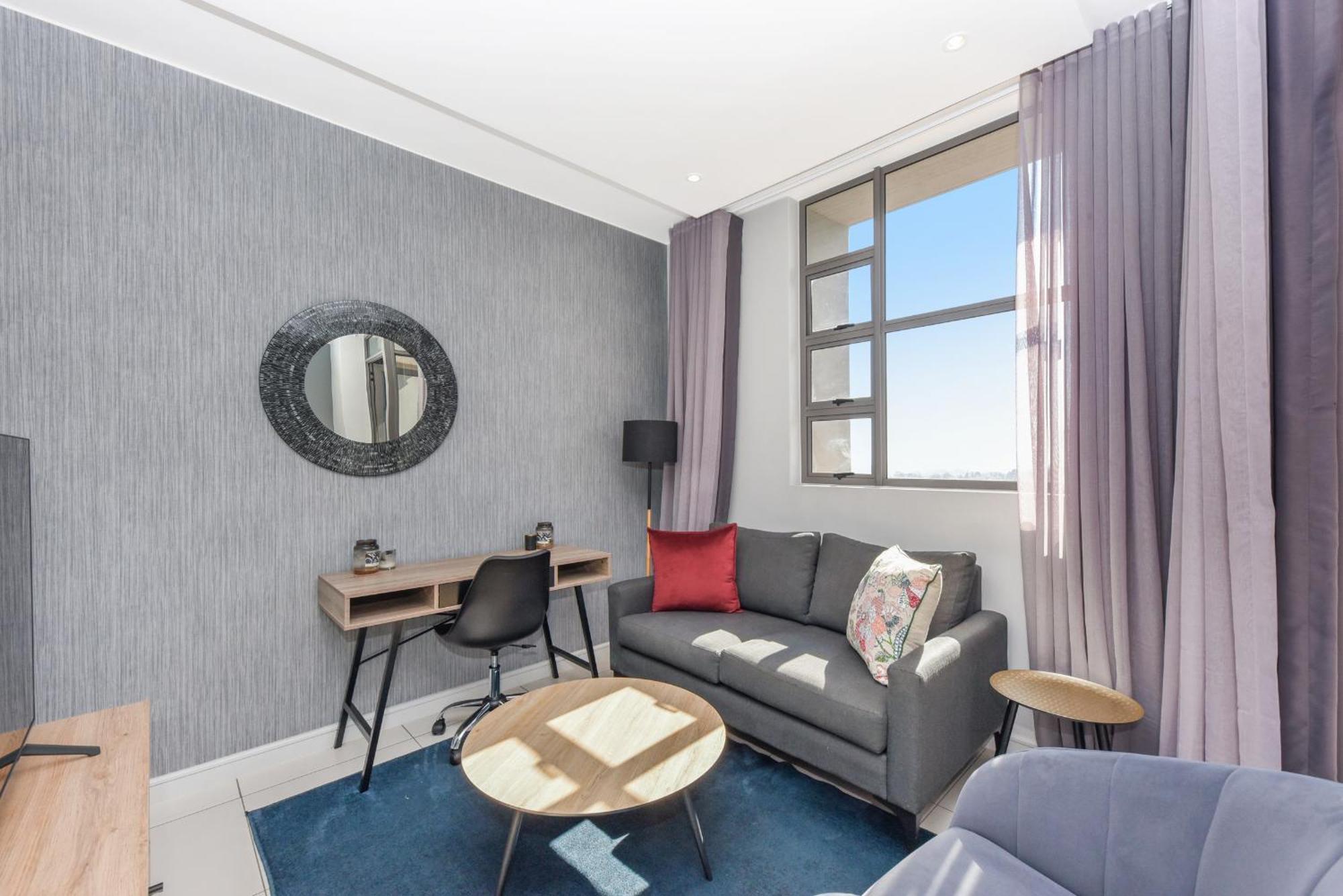 The Median Rosebank Luxury Apartment - Building With Generator 요하네스버그 외부 사진